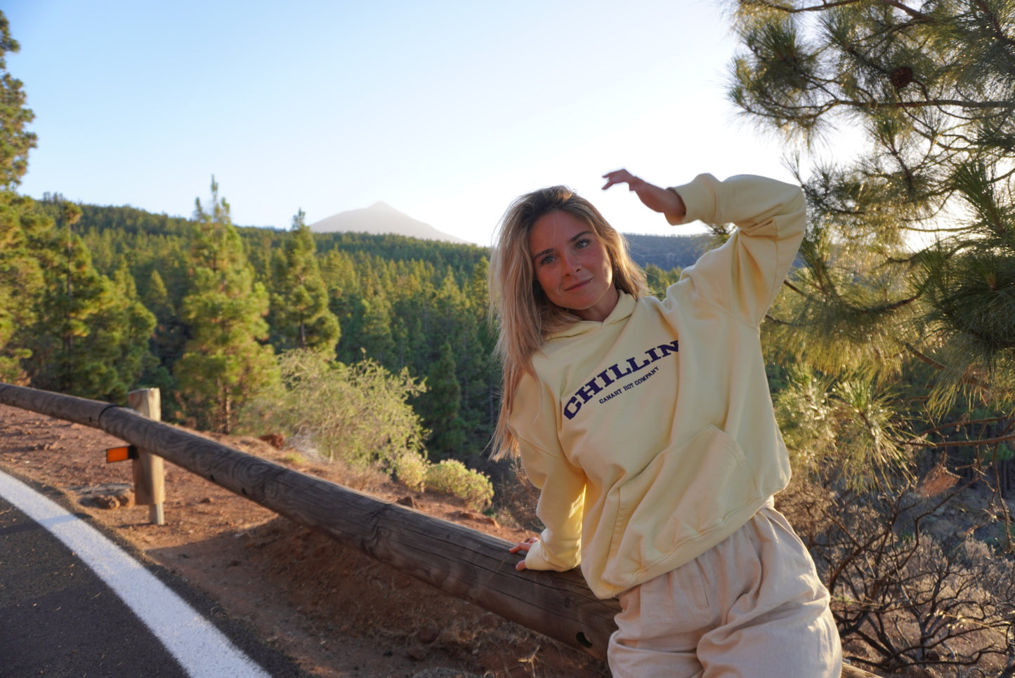 YELLOW CREAM